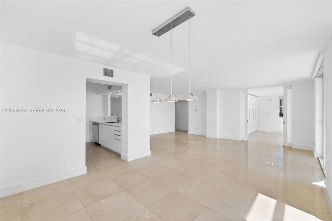 Foto del edificio - 1420 Brickell Bay Dr