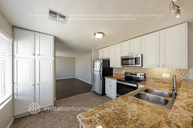 Building Photo - 601 W Oraibi Dr