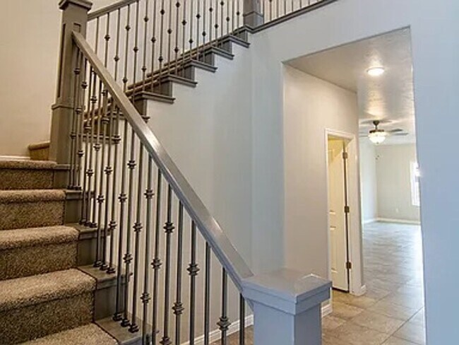 Building Photo - Newer home in Ivins! Great views!