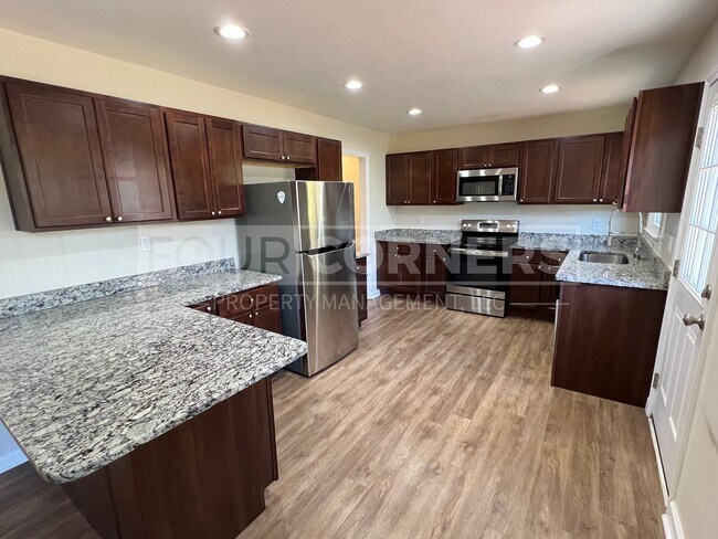 Foto del edificio - Beautiful 3 Bedroom 2 Bath Home