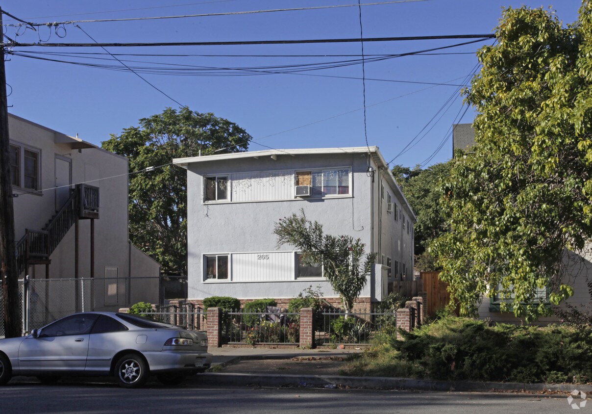 Building Photo - 265 N 8th St