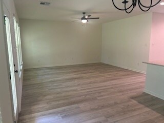Building Photo - 41381 Rosewood Ln