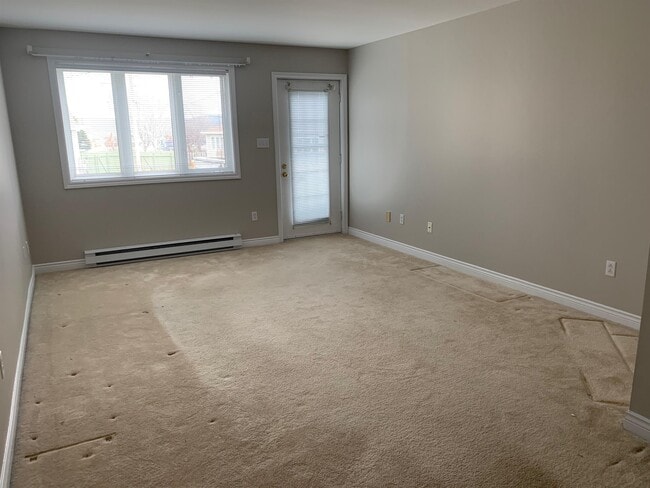 Building Photo - 6 Sarasota Ct