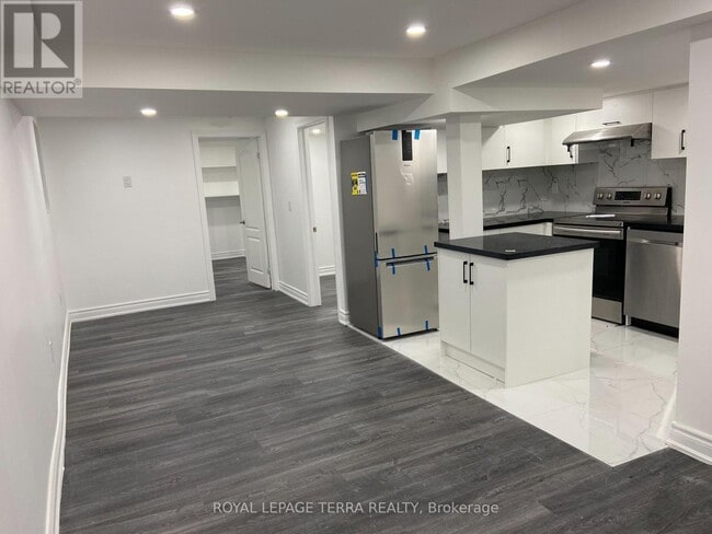 Building Photo - 44 Howling Crescent