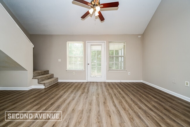 Building Photo - 2370 Iron Horse Dr