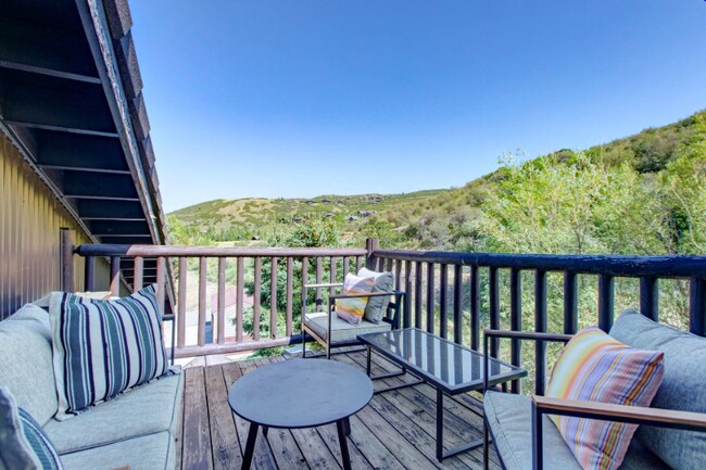 Building Photo - 2255 Sidewinder Dr