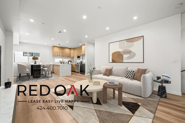 Building Photo - 1999 Vista Del Mar Ave