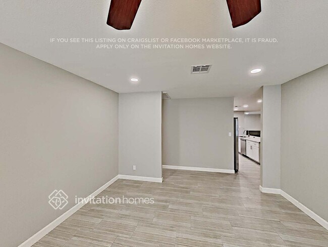 Foto del edificio - 2440 E Manhatton Dr