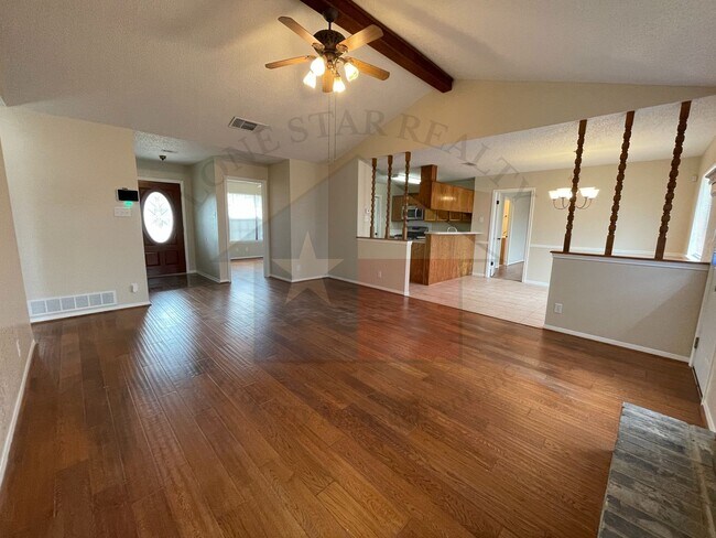 Foto del edificio - 4-Bedroom House for Rent in Killeen