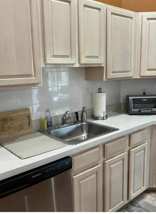 Building Photo - 9871 Perfect Dr