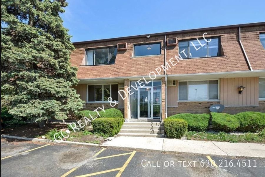 312 N Warwick Ave Unit 2A, Westmont, IL 60559 Condo for Rent in