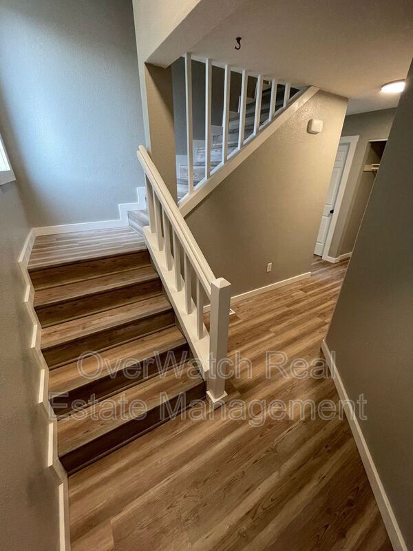 Foto del edificio - 6131 Prosperity Dr