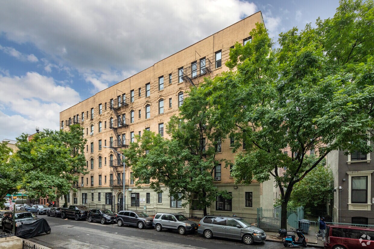 Foto principal - 124-136 E 117th St