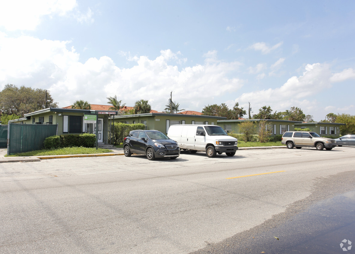 Primary Photo - Linden Apartments