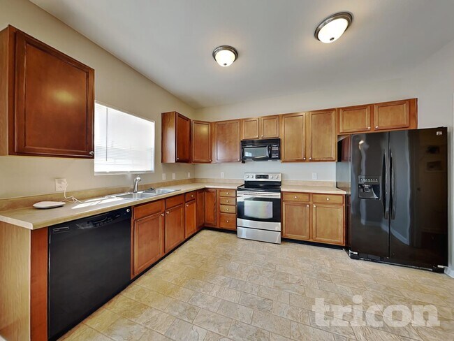 Foto del edificio - 3349 Table Rock Dr