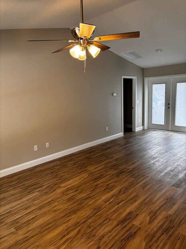 Building Photo - 2418 County Rd 451