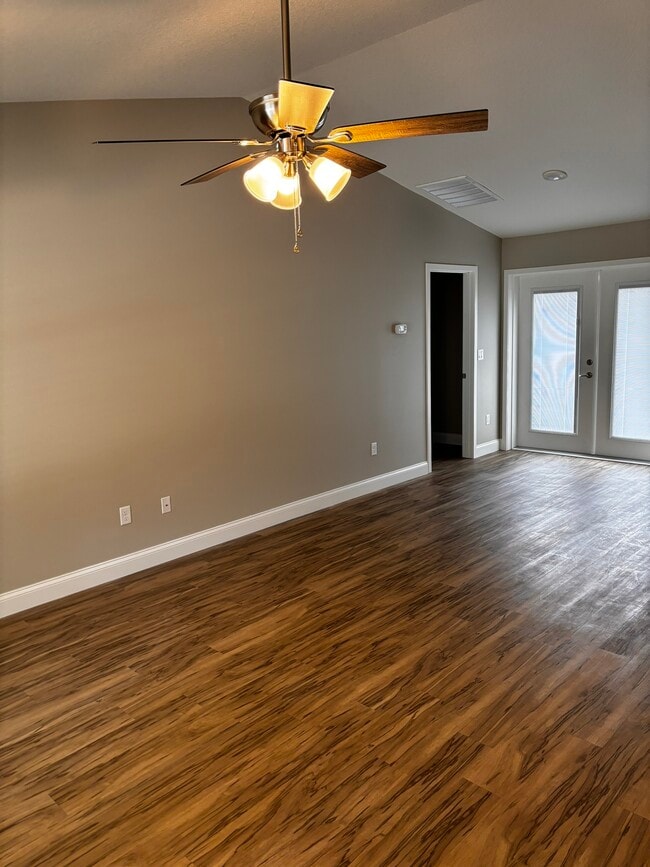 Foto del edificio - 2418 County Rd 451