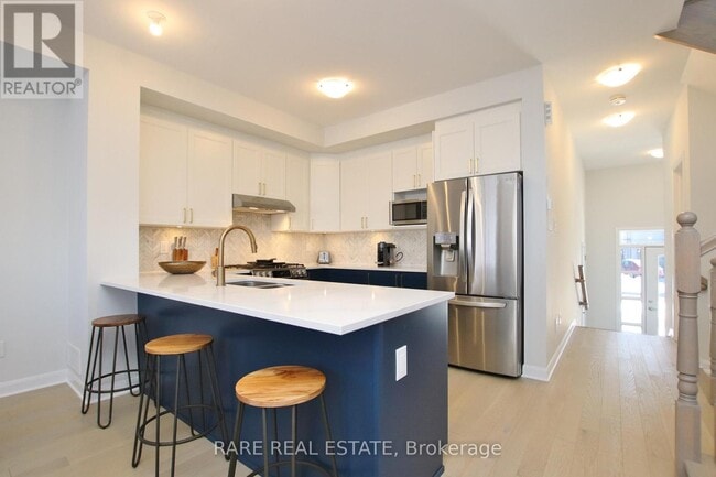 Building Photo - 126 Attwell Private