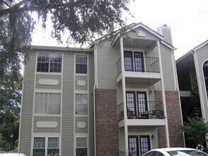 Building Photo - 2550 N Alafaya Trail