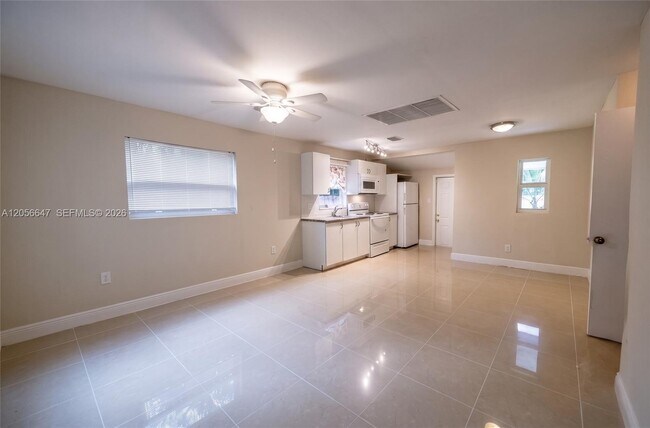 Foto del edificio - 2241 Madison St