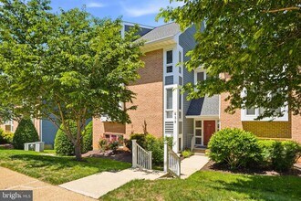 Building Photo - 638 Oakland Hills Dr