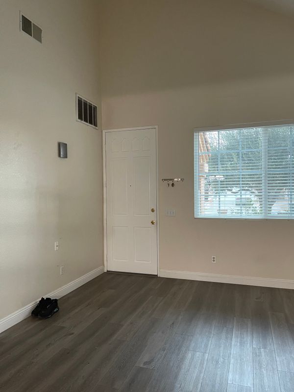 Foto del edificio - 717 Periwinkle Ln