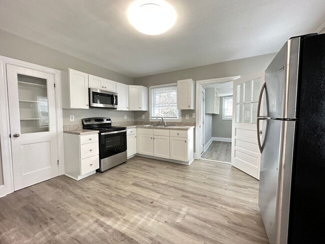 Building Photo - Newly Renovated Charming Home for Rent in South Hill