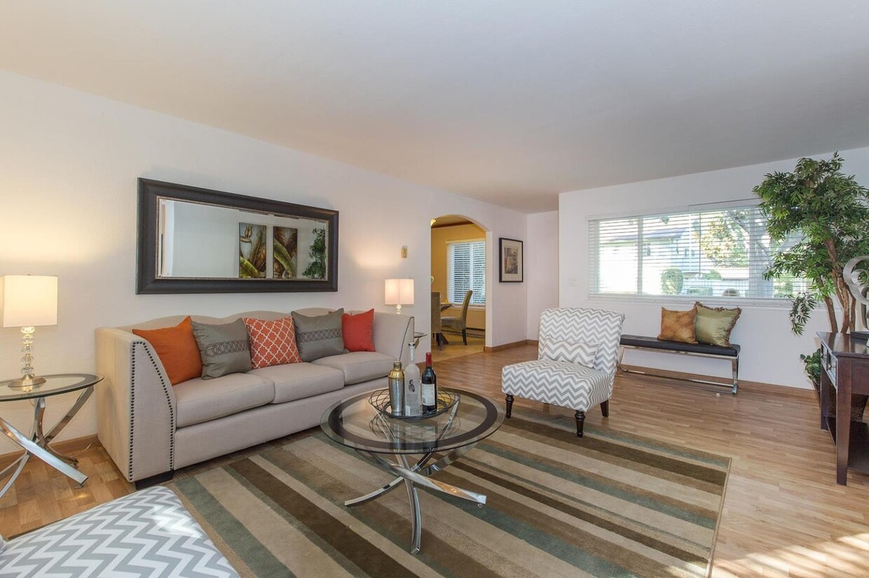 Living Room - 264 N Whisman Rd