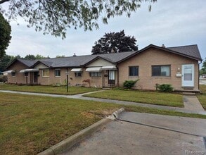 Building Photo - 8401-8418 18 Mile Rd