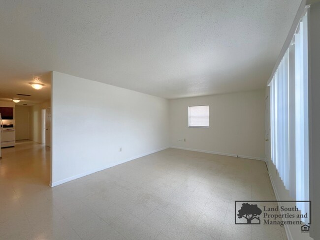 Foto del edificio - 1105 Jewel Ave