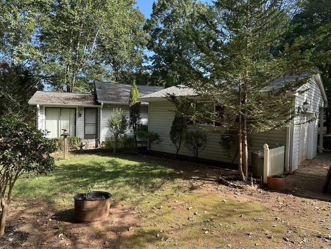 Building Photo - 57 Doverdale Rd