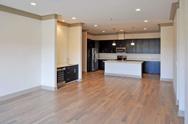 Foto del edificio - 320 N Carrollton Ave