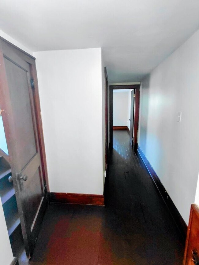 Foto del edificio - 98 E Mapledale Ave