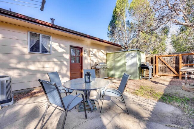 Building Photo - 1123 Lehmberg Blvd