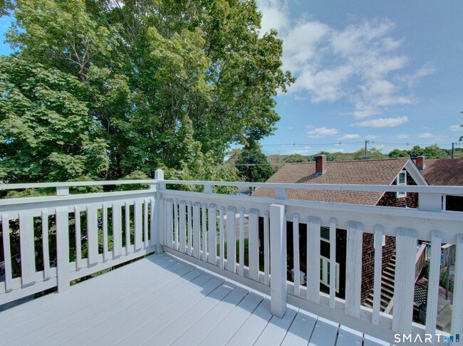 Building Photo - 16 Benham Rd