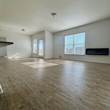 Building Photo - Renaissance Pointe