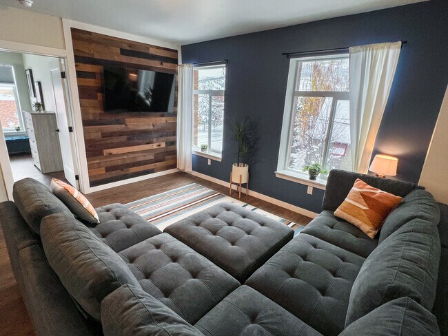 Living Room - 200 Hickory St