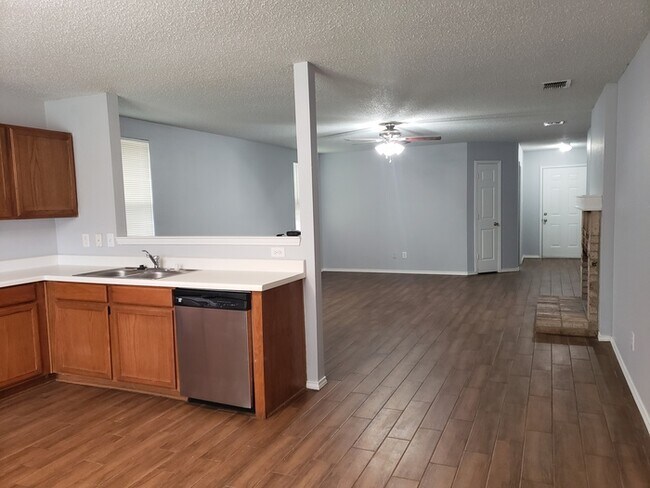 Foto del edificio - Beautiful Home For Rent