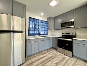 Building Photo - 4023 Maunaloa Ave