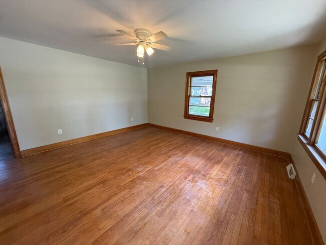Foto del edificio - 1302 Dogwood Ln NW