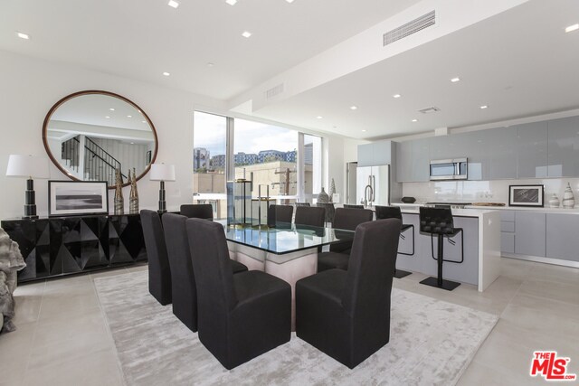 Foto del edificio - 1125 N Kings Rd