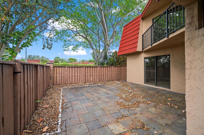 Foto del edificio - 8237 Severn Dr