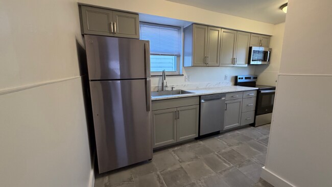 Foto del edificio - 6439 Elbrook Ave