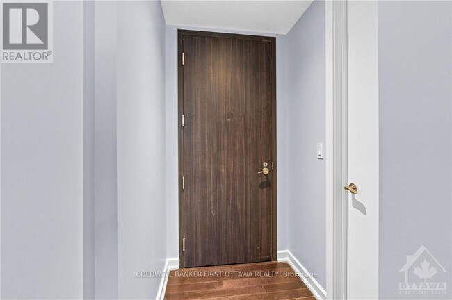 Photo du bâtiment - 300 Lisgar St