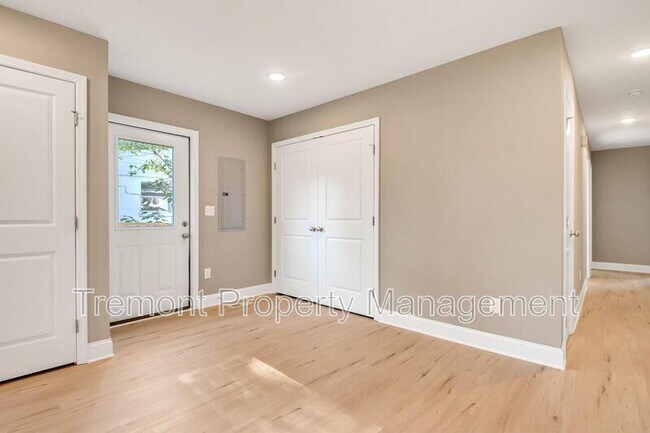 Building Photo - 2419 13th Ave