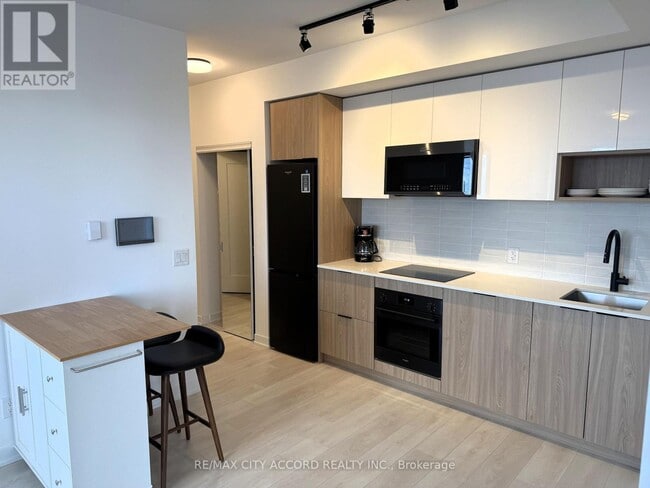 Building Photo - 5 Defries St