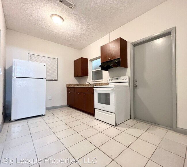 Foto del edificio - 3 br, 2 bath House - 1311 NW 8 Pl