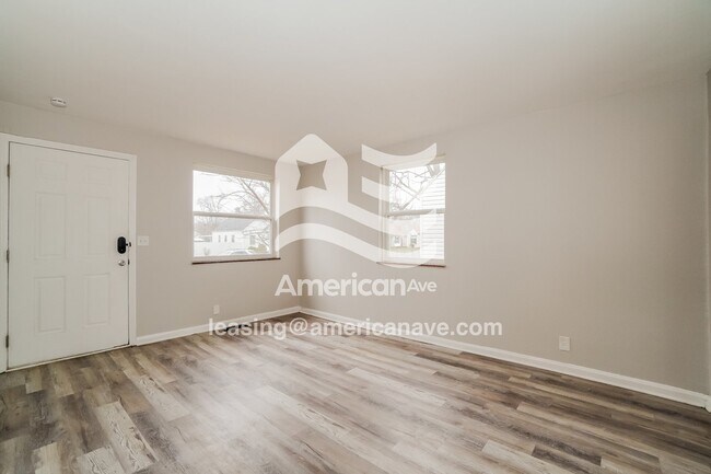 Building Photo - 2144 Ontario St