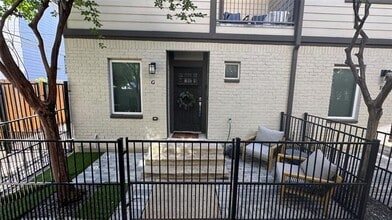 Building Photo - 5924 Hudson St