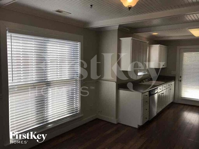 Building Photo - 153 Creekstone Tr